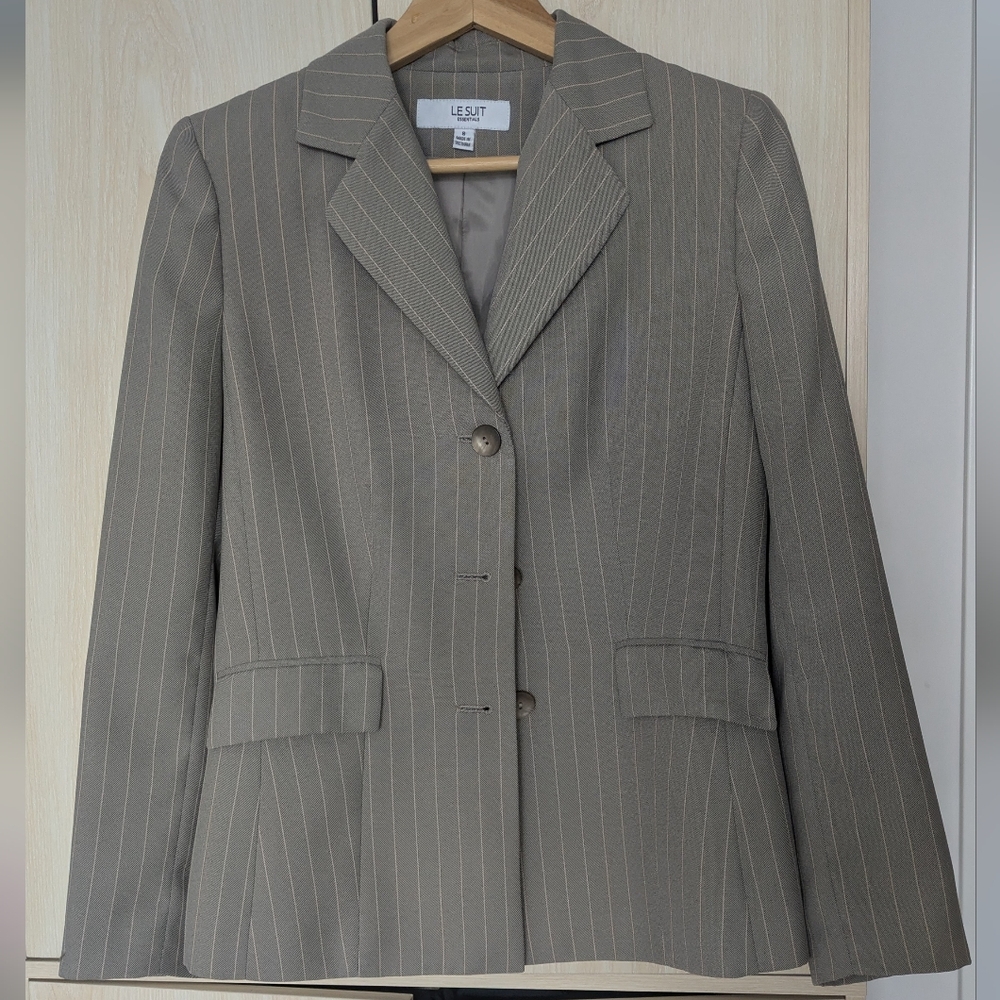Le Suit Gray Pinstripe Women's Blazer